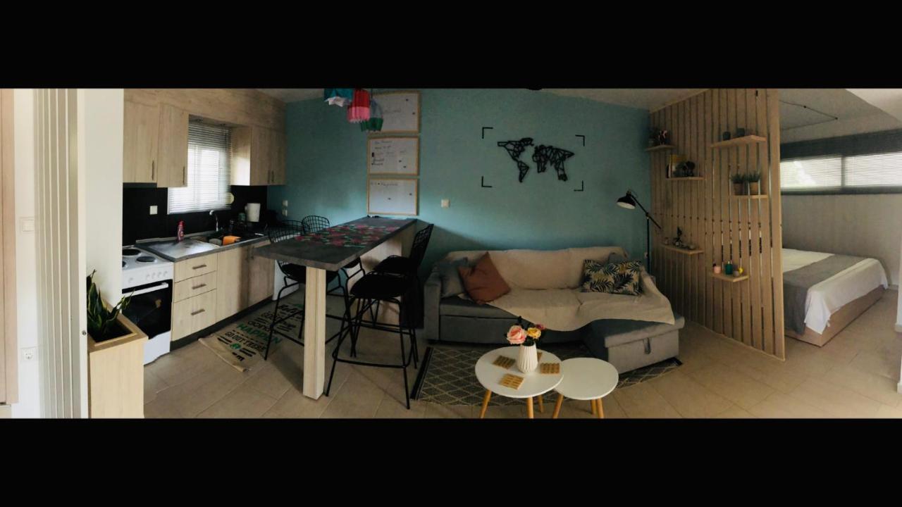 Orfeas Suite Néa Péramos Extérieur photo